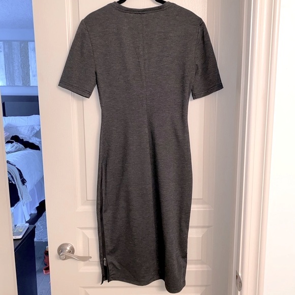 🔷 Plenty - thick grey calf length dress🔷 - Picture 2 of 3